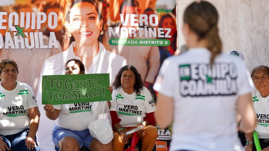 Verónica Martínez refuerza cercanía ciudadana durante recorrido en la colonia Lázaro Cárdenas