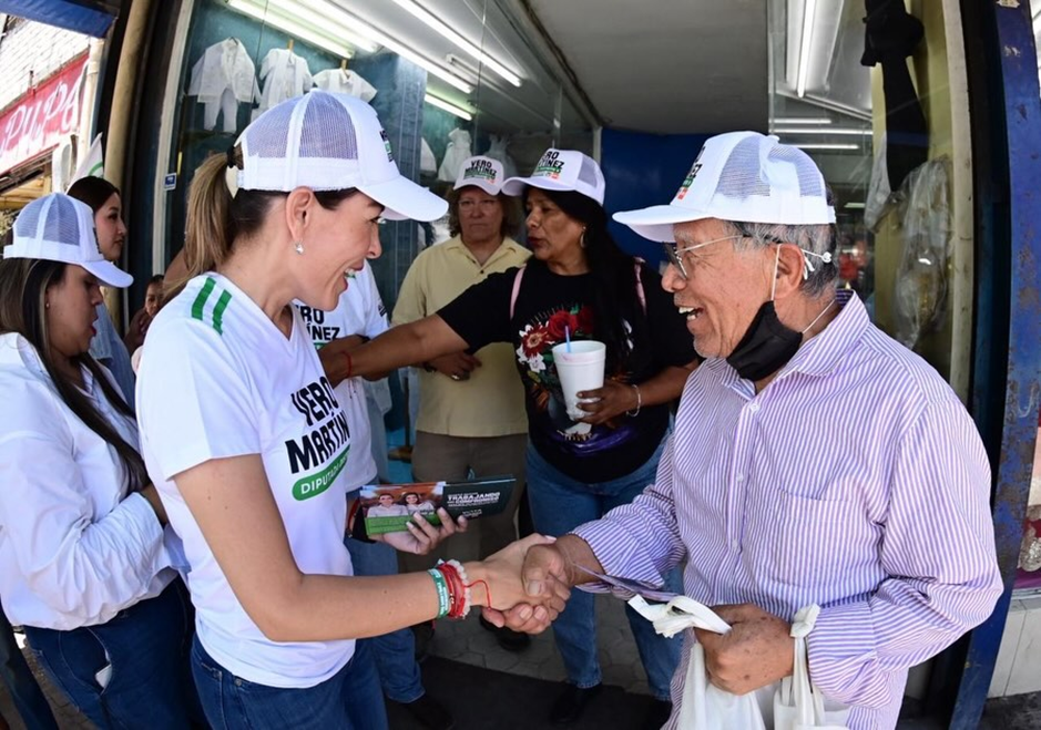 Verónica Martínez fortalece cercanía con comerciantes y familias del Centro Histórico de Torreón