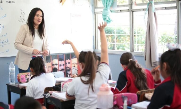 Firma IEEA doble convenio para reducir rezago educativo