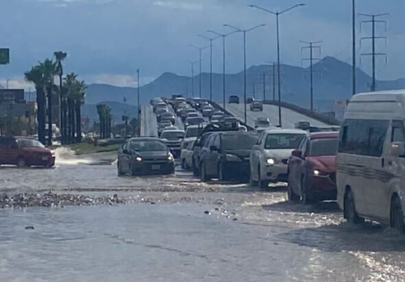 Colapsa lluvia a Saltillo y activa protocolos de seguridad vial y limpieza de calles